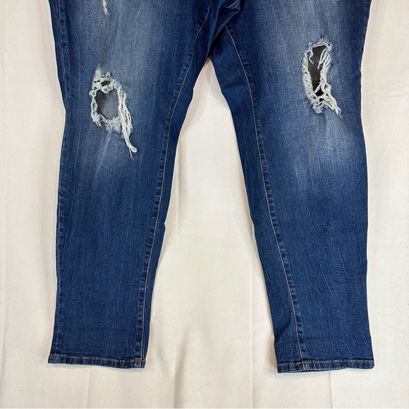 TORRID Women’s Size 22 Denim Jeans Boyfriend Style Fit Stretch Distressed - Picture 3 of 14
